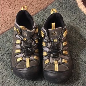 Boys Keen shoes size 1